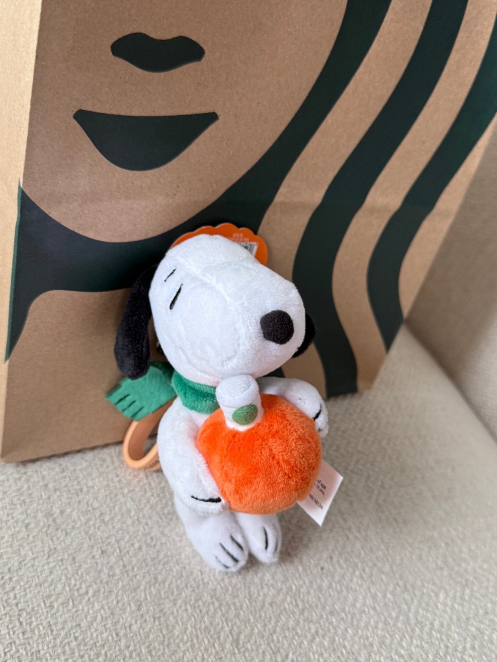 New Peanuts Snoopy Starbucks Collaboration Keychain